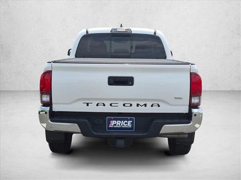 Used 2018 Toyota Tacoma SR5 RWD image 6