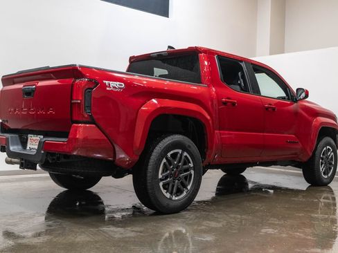 Certified 2026 Toyota Tacoma TRD Sport AWD/4WD image 9