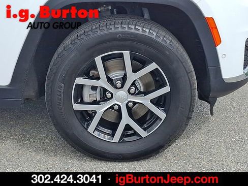 Used 2023 Jeep Grand Cherokee L Limited w/ Luxury Tech Group II AWD/4WD image 8