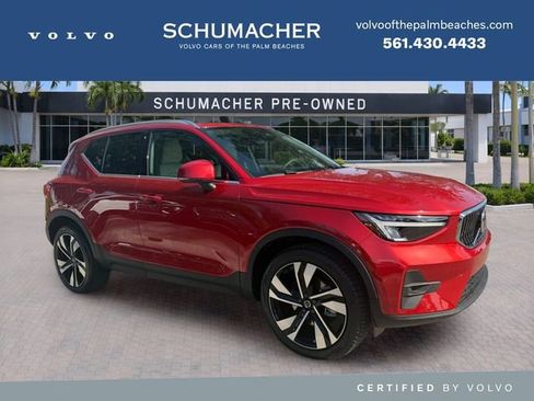 Used 2023 Volvo XC40 B5 Plus AWD/4WD image 1