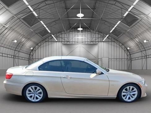 Used 2012 BMW 328i Convertible RWD image 11