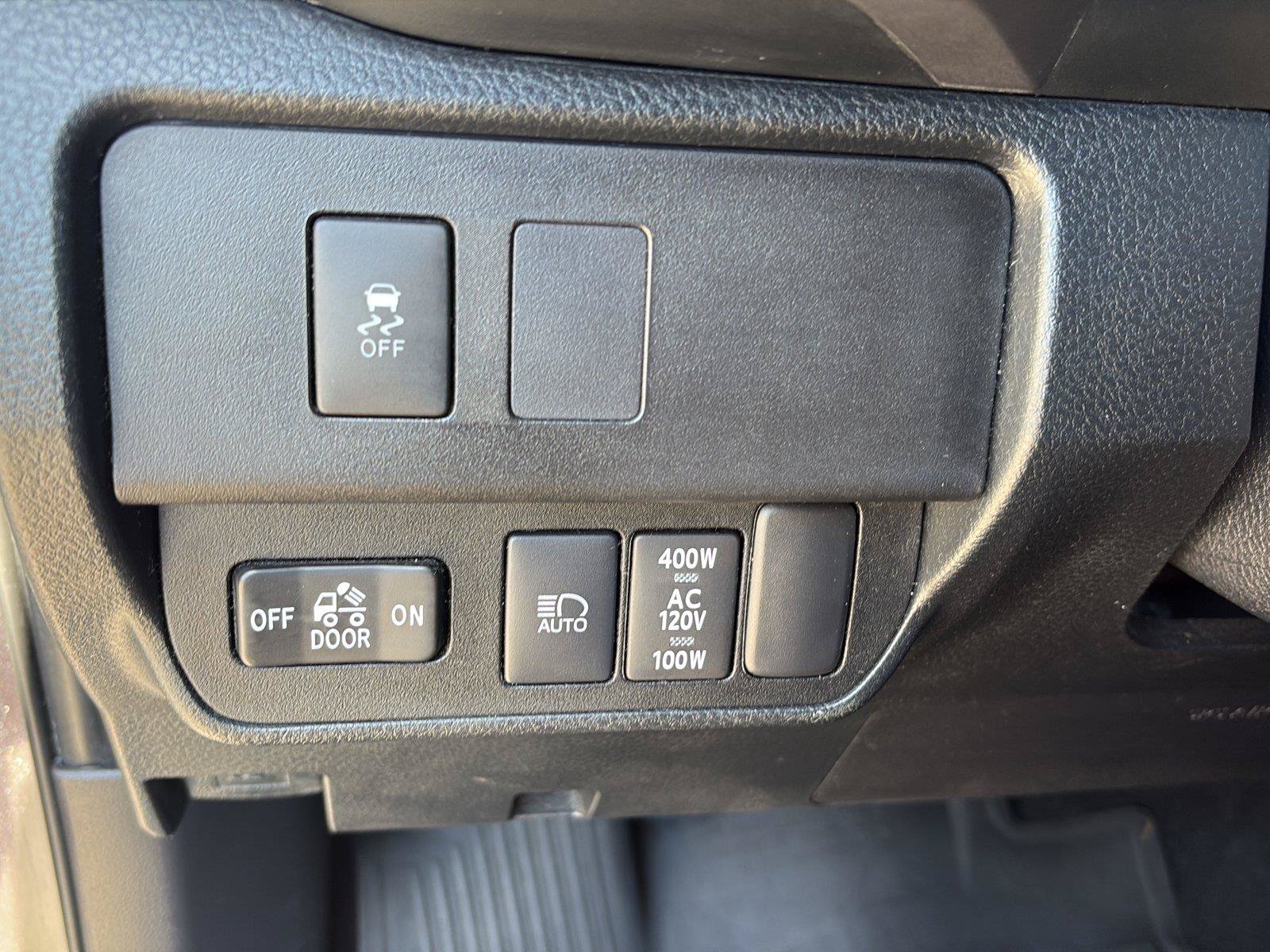 Used 2020 Toyota Tacoma TRD Sport AWD/4WD image 25