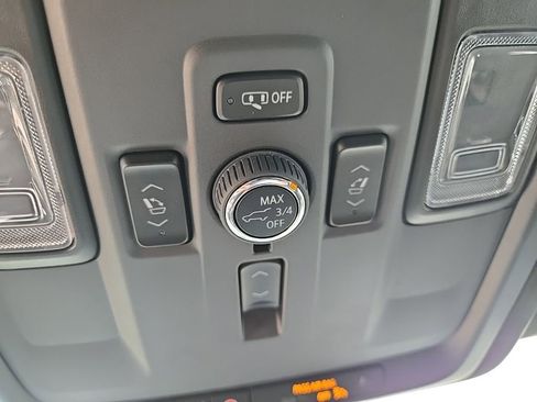 Used 2025 GMC Yukon Denali image 74