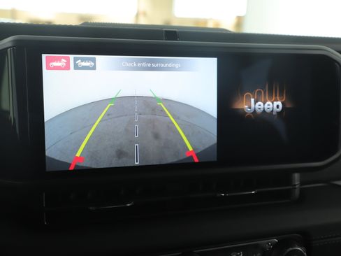 Used 2025 Jeep Wrangler Unlimited Rubicon 392 image 19