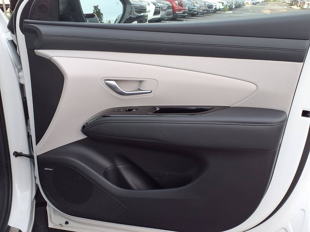 Used 2025 Hyundai Tucson Limited AWD/4WD image 13