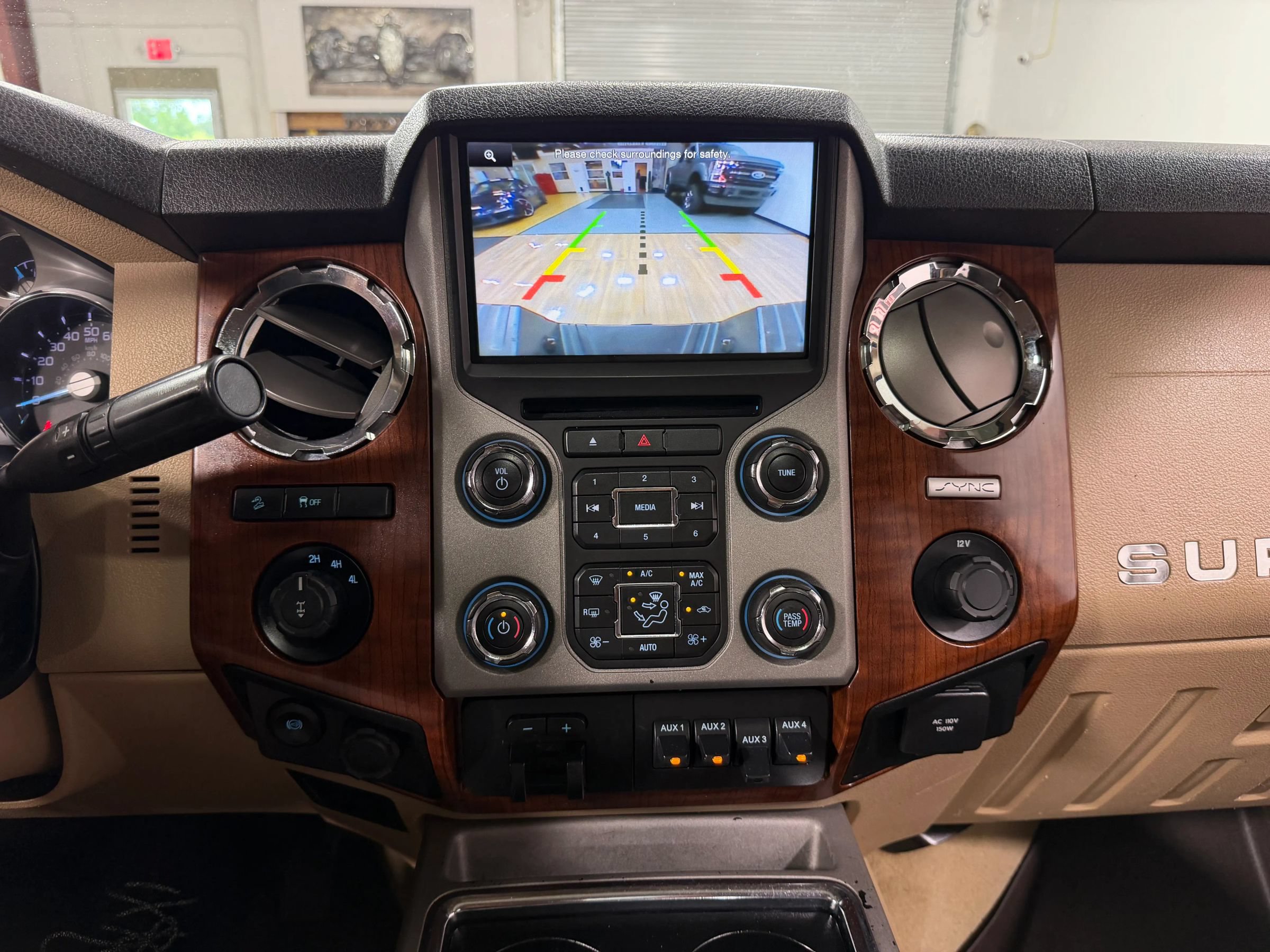 Used 2015 Ford F250 King Ranch w/ FX4 Off-Road Package AWD/4WD image 22