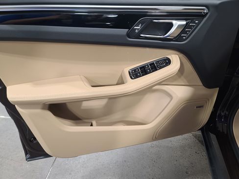 New 2026 Porsche Macan image 13