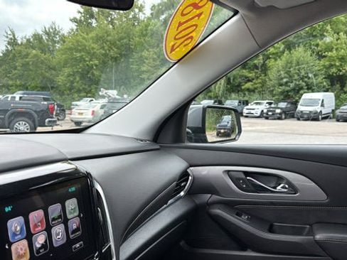 Used 2018 Chevrolet Traverse LT w/ LPO, Floor Liner Package AWD/4WD image 24