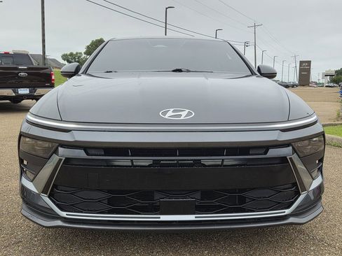Certified 2025 Hyundai Sonata SE FWD image 2