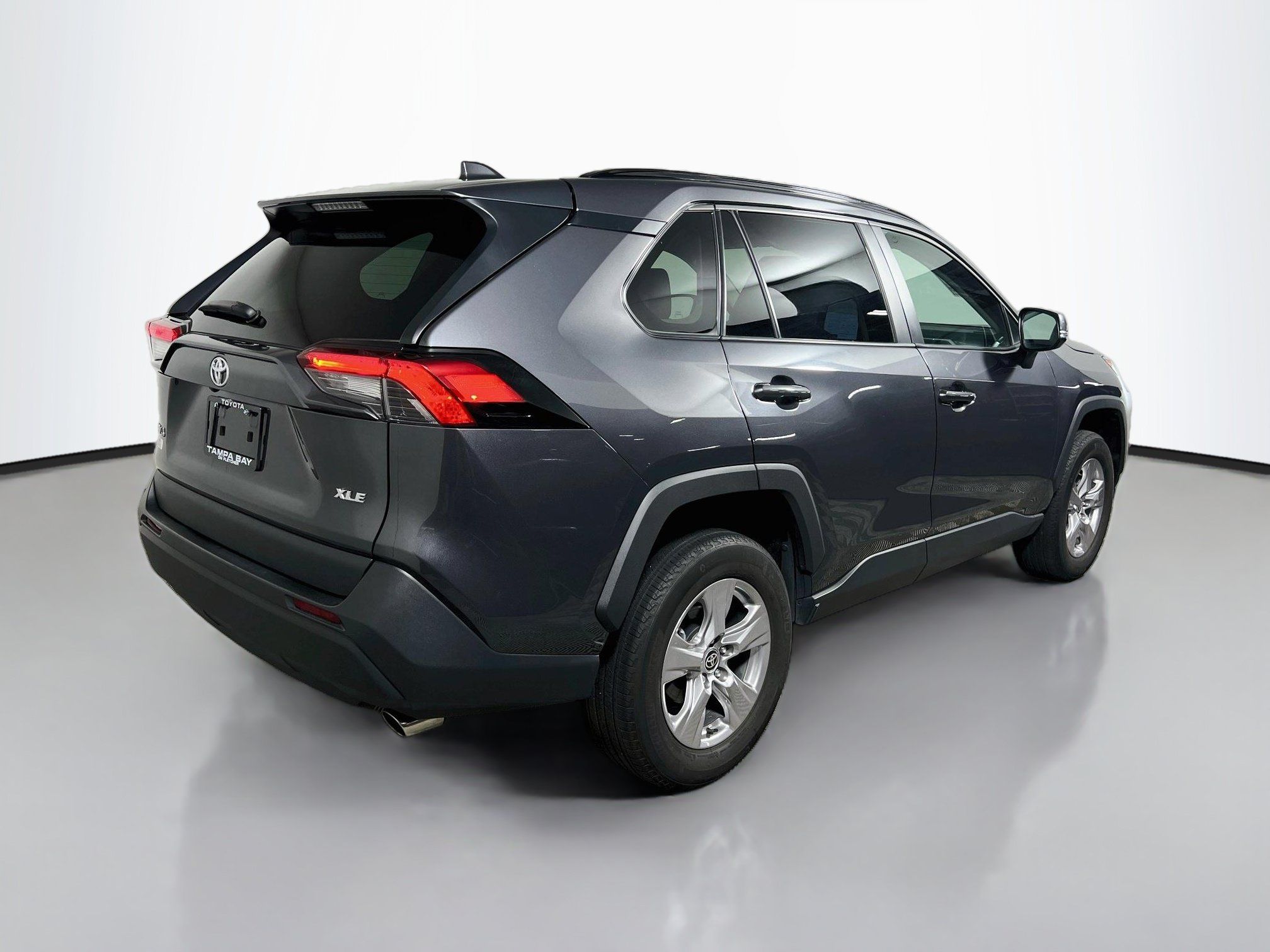 Used 2025 Toyota RAV4 XLE FWD image 4
