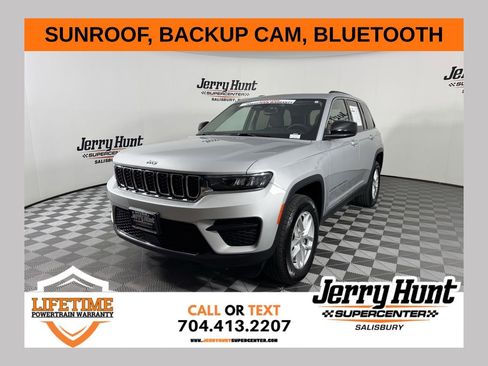 Used 2023 Jeep Grand Cherokee Laredo X AWD/4WD image 1