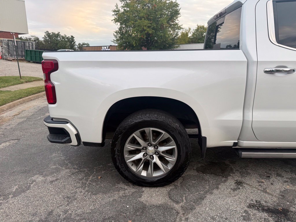 Used 2019 Chevrolet Silverado 1500 High Country w/ Technology Package AWD/4WD image 15
