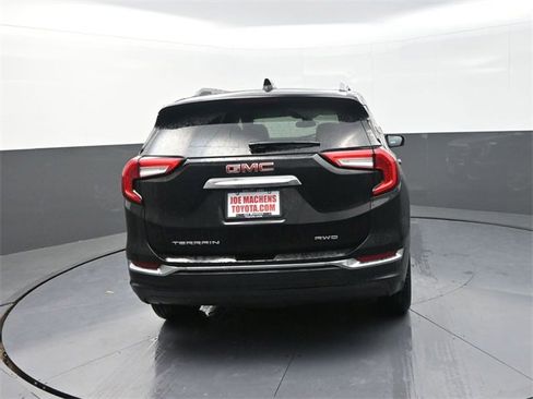 Used 2024 GMC Terrain SLT image 6