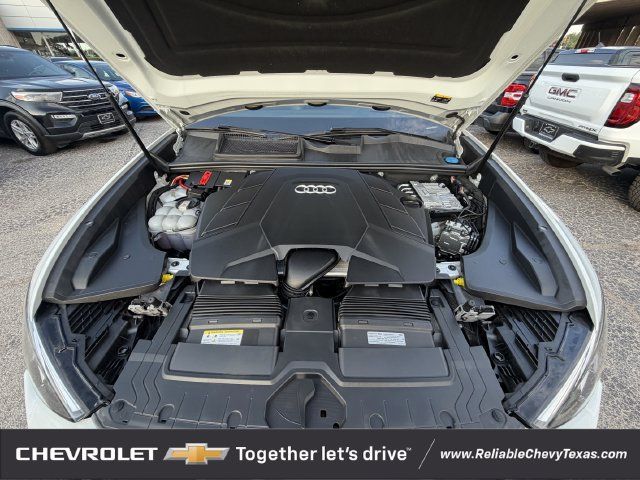 Used 2024 Audi Q8 Prestige w/ Prestige Package AWD/4WD image 35