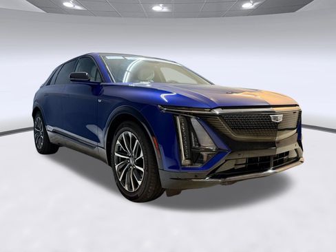 Certified 2024 Cadillac Lyriq Sport RWD image 36