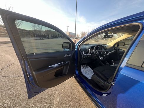 Used 2015 Dodge Journey SXT w/ Flexible Seating Group image 18