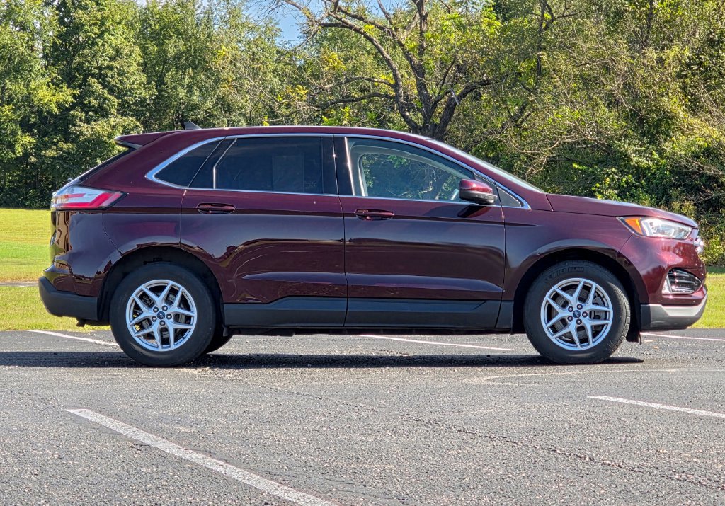 Used 2021 Ford Edge SEL FWD image 3