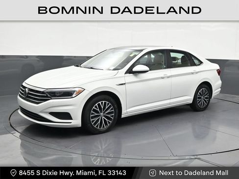 Used 2019 Volkswagen Jetta SEL w/ Cold Weather Package FWD image 1