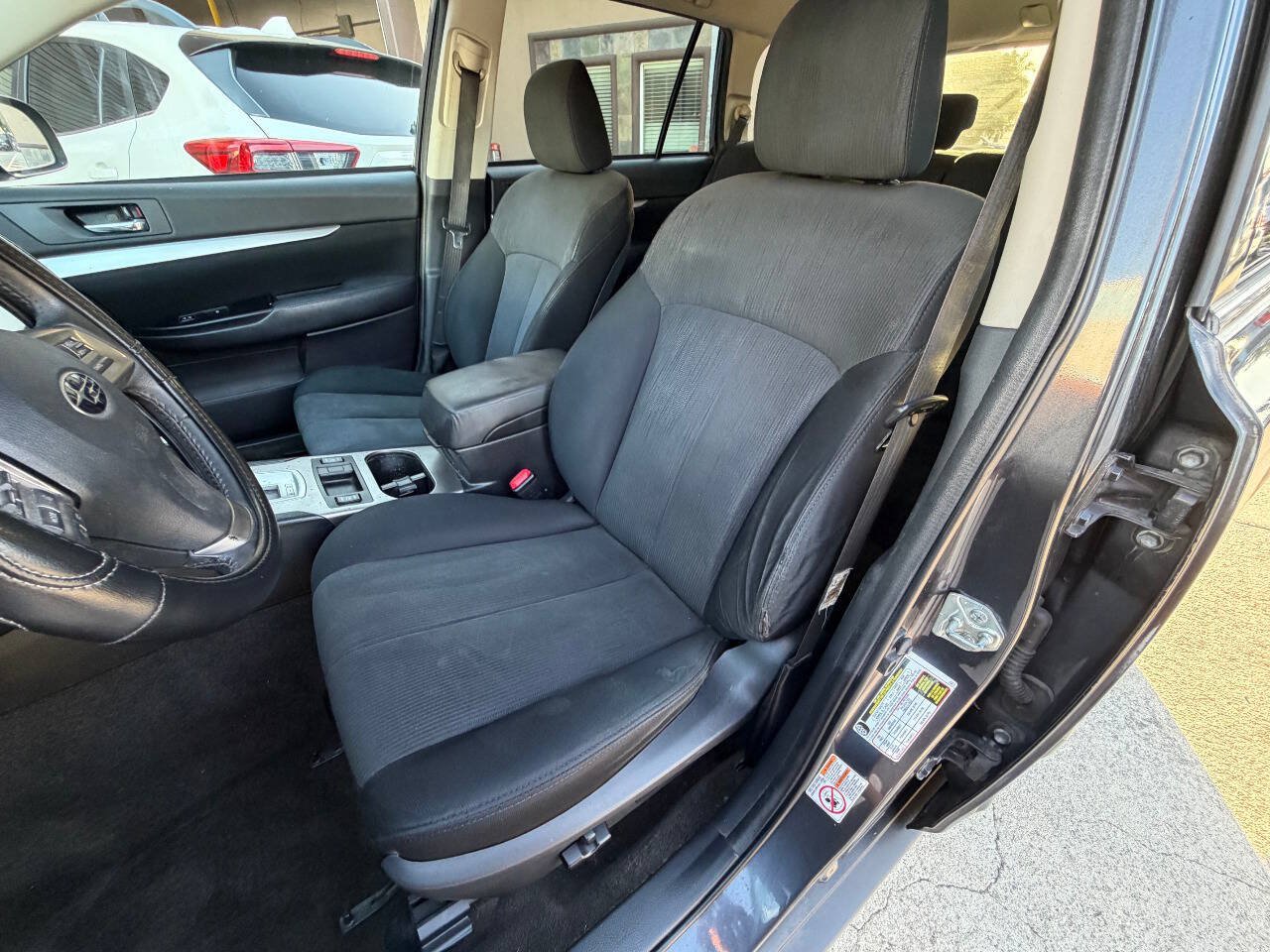 Used 2013 Subaru Outback 2.5i Premium AWD/4WD image 12