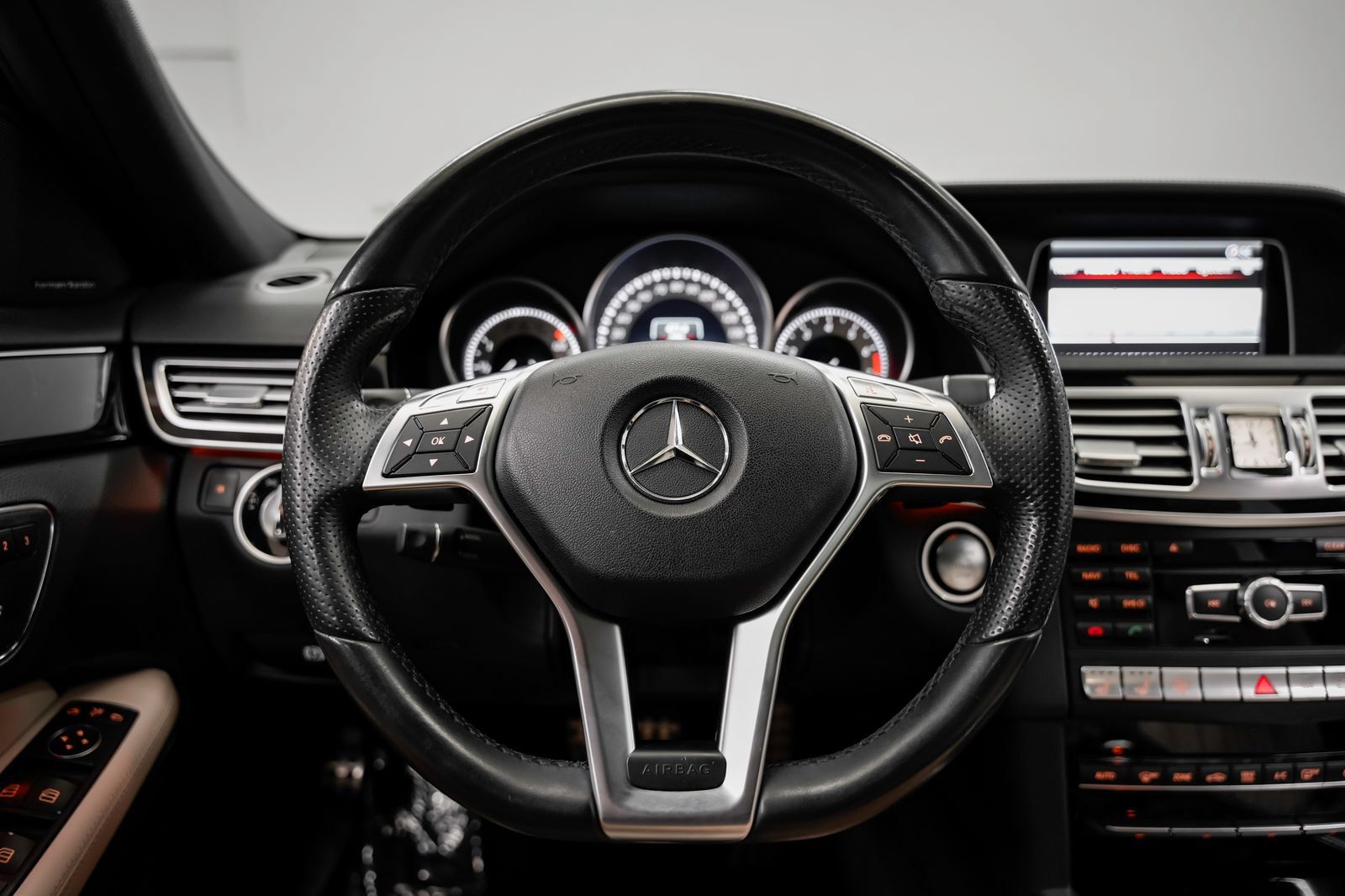 Used 2015 Mercedes-Benz E 400 Sedan image 10
