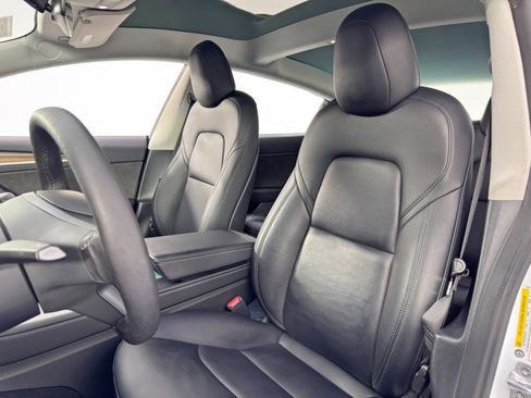 Used 2022 Tesla Model 3 Long Range image 37