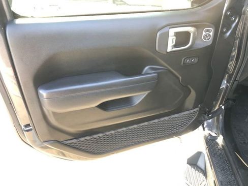 Used 2024 Jeep Wrangler Sport S image 11