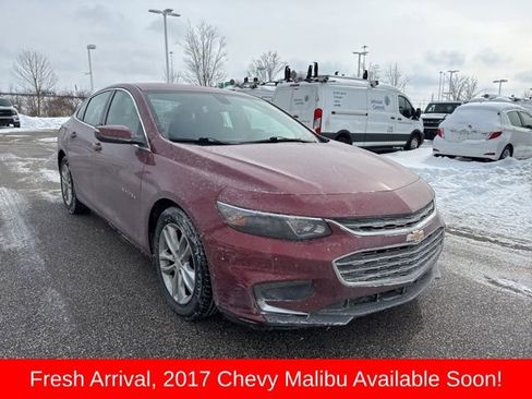 Used 2017 Chevrolet Malibu LT image 1