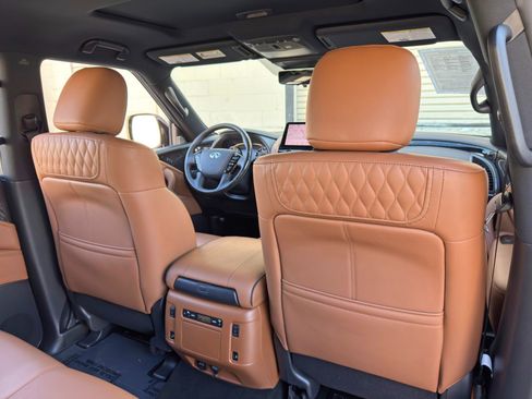 Used 2024 INFINITI QX80 Sensory AWD/4WD image 39