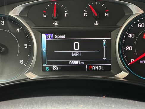 Used 2018 Chevrolet Equinox LT w/ Sun & Infotainment Package AWD/4WD image 24