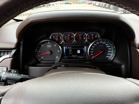 Used 2020 Chevrolet Suburban Premier image 19