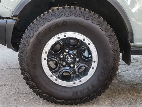 Used 2022 Ford Bronco Badlands w/ Sasquatch Package AWD/4WD image 13