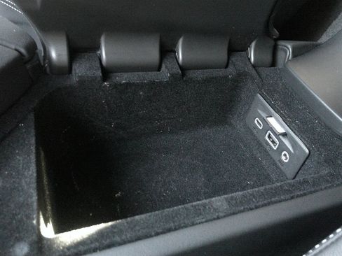 Used 2023 Chevrolet Corvette Stingray Preferred Cpe w/ Battery Protection Package image 37