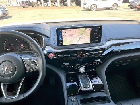 Used 2025 Acura MDX FWD w/ Technology Package image 9