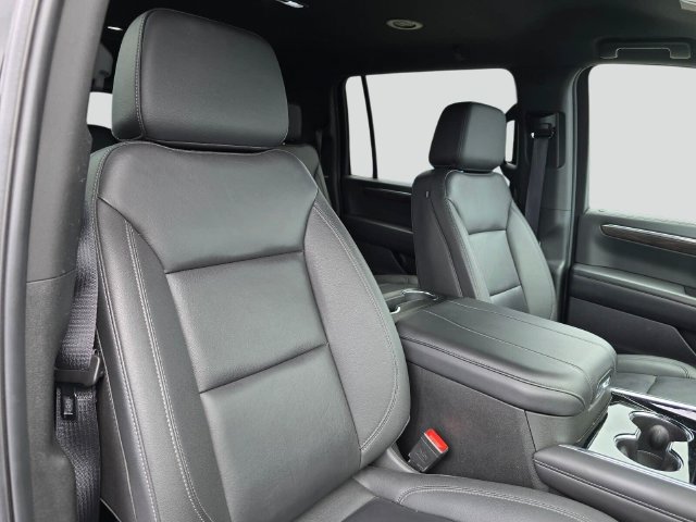 Used 2025 Chevrolet Suburban Z71 AWD/4WD image 10