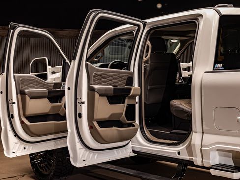 Used 2026 Ford F350 Platinum w/ Platinum Plus Package image 29