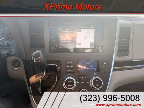 Used 2015 Toyota Sienna XLE w/ XLE Navigation Package FWD image 26