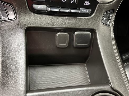 Used 2020 GMC Yukon XL SLT w/ Premium Edition image 26