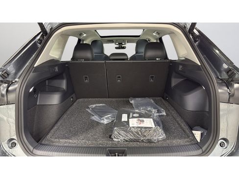 New 2026 Volkswagen Tiguan SE image 40