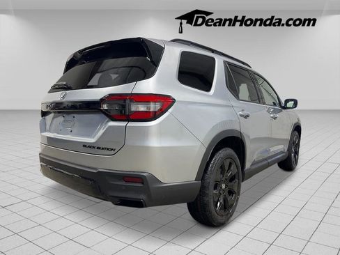 New 2026 Honda Pilot Black Edition image 5