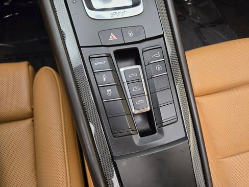 Used 2019 Porsche 911 Carrera RWD image 38