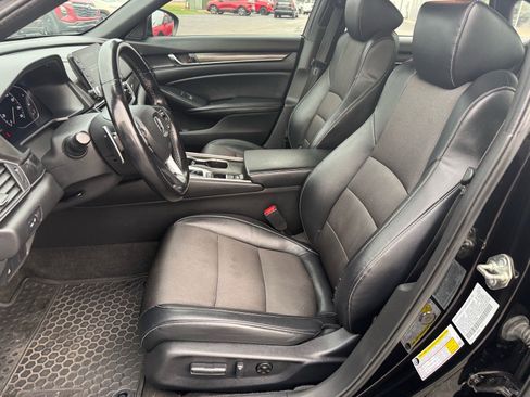 Used 2018 Honda Accord Sport image 10