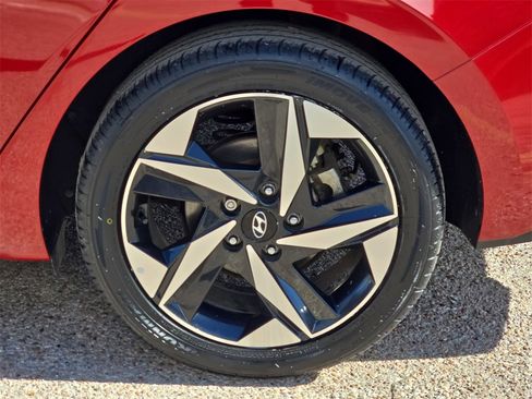 Certified 2023 Hyundai Elantra SEL w/ Convenience Package image 31