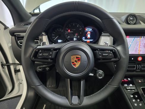 Certified 2026 Porsche Macan AWD/4WD image 15