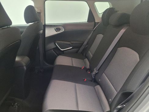 Used 2025 Kia Soul LX w/ LX Technology Package image 18