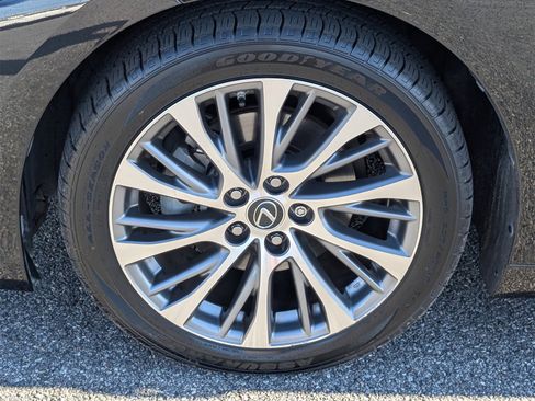 Used 2019 Lexus ES 350 350 w/ Premium Package image 13