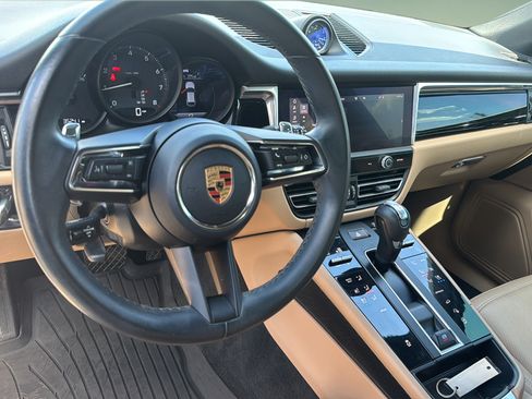 Used 2024 Porsche Macan AWD/4WD image 17