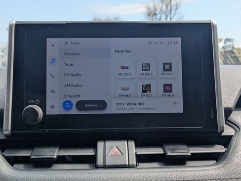 Used 2025 Toyota RAV4 XLE image 20