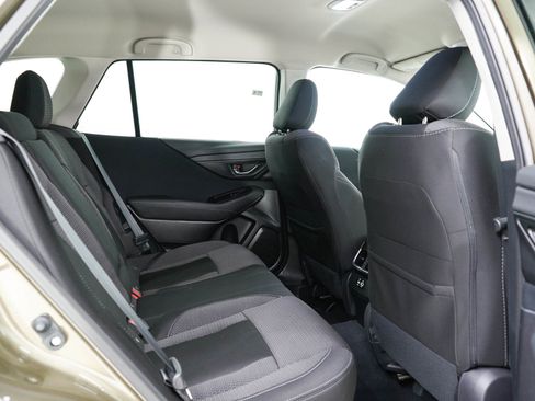 Used 2025 Subaru Outback Premium AWD/4WD image 12