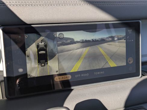 Used 2024 Land Rover Defender 110 S image 20