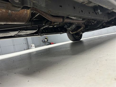 Used 2016 Toyota Tacoma Limited image 22